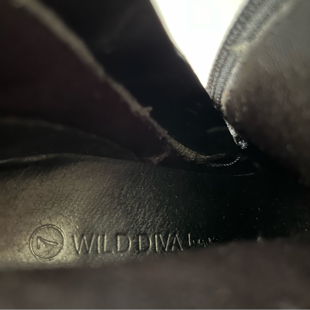 Wild Diva Black Star-Embellished Ankle Boots 7 - Picture 8 of 11